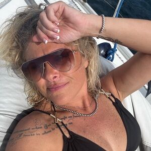 Meet your Posher, Veone